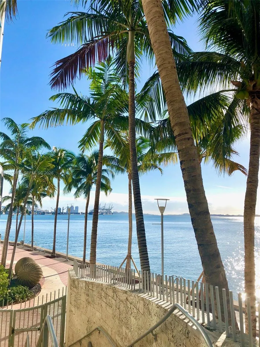 325 S Biscayne Blvd #2714 Miami, FL 33131
