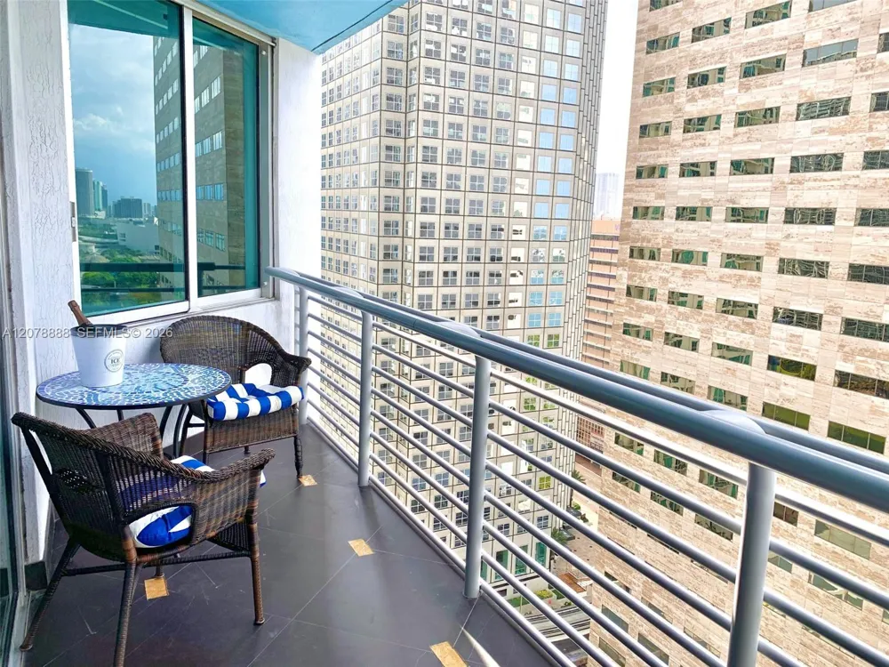 325 S Biscayne Blvd #2714 Miami, FL 33131