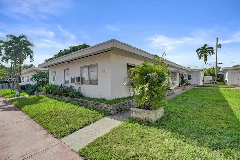 700 82nd St #3 Miami Beach, FL 33141