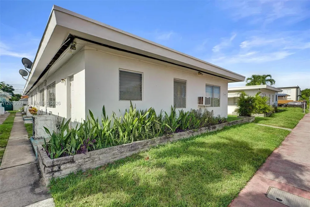 700 82nd St #3 Miami Beach, FL 33141
