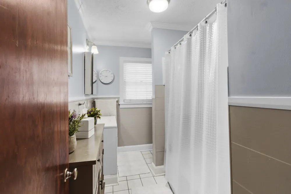 102 W Lawn St McMinnville, TN 37110