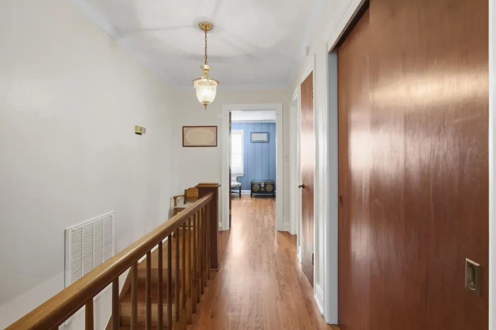 102 W Lawn St McMinnville, TN 37110