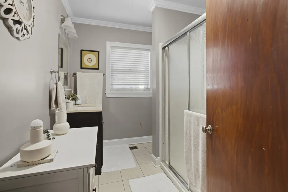102 W Lawn St McMinnville, TN 37110