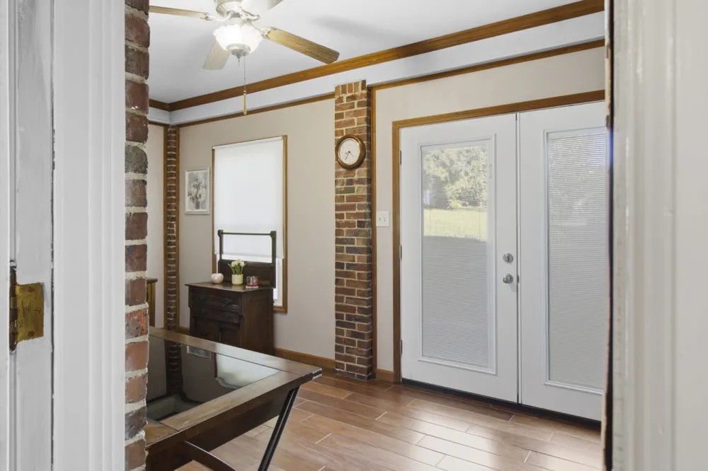 102 W Lawn St McMinnville, TN 37110