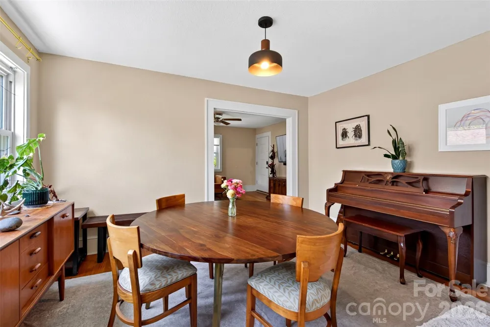 52 Pennsylvania Avenue Asheville, NC 28806
