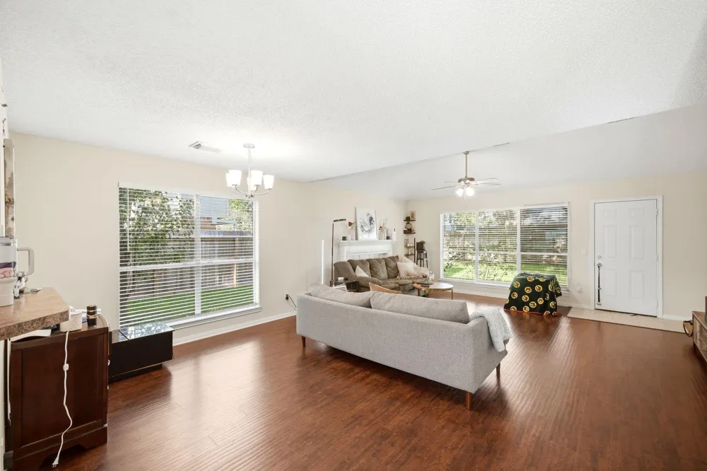 4007 Dogwood Drive Pearland, TX 77584