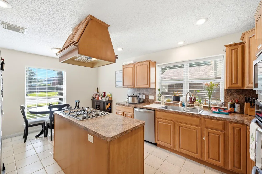 4007 Dogwood Drive Pearland, TX 77584