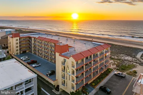 6401 ATLANTIC AVENUE #404