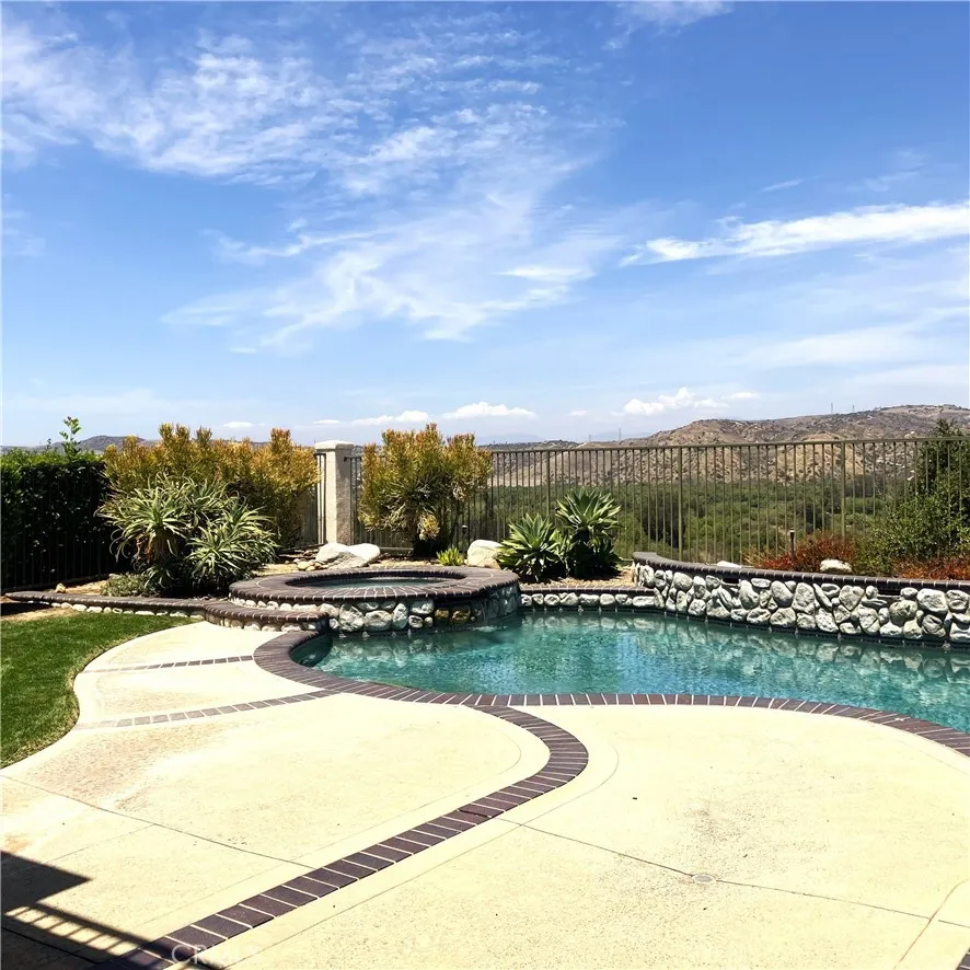 8331 E Hillsdale Orange, CA 92869