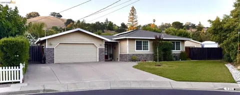 631 Sherree CT