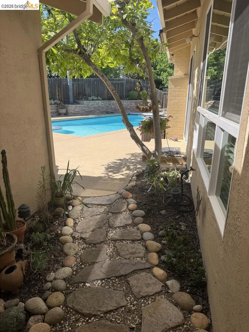 631 Sherree CT Martinez, CA 94553
