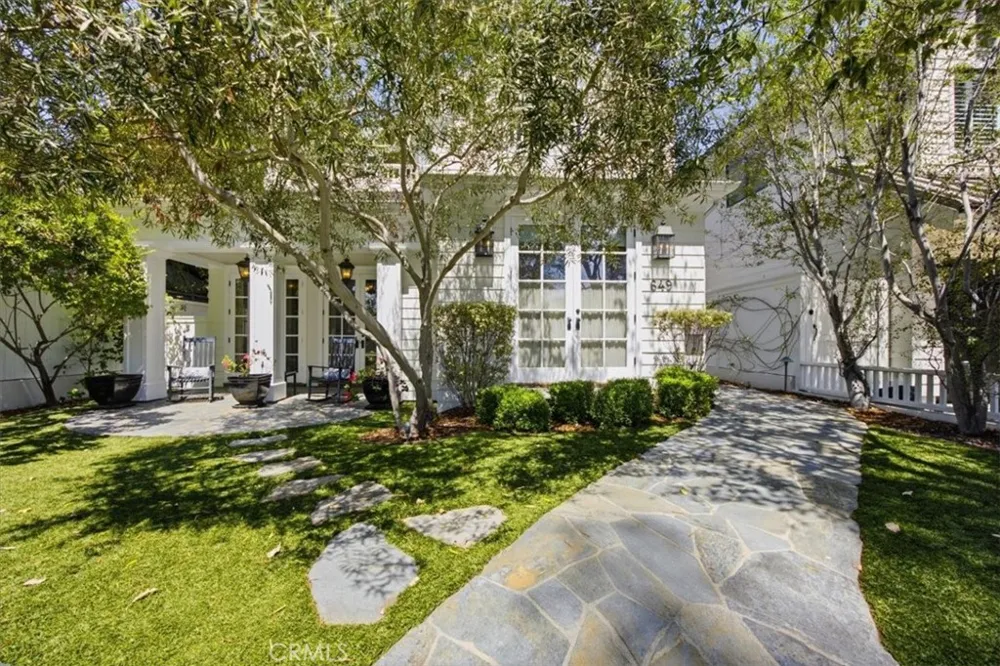 649 31st Manhattan Beach, CA 90266
