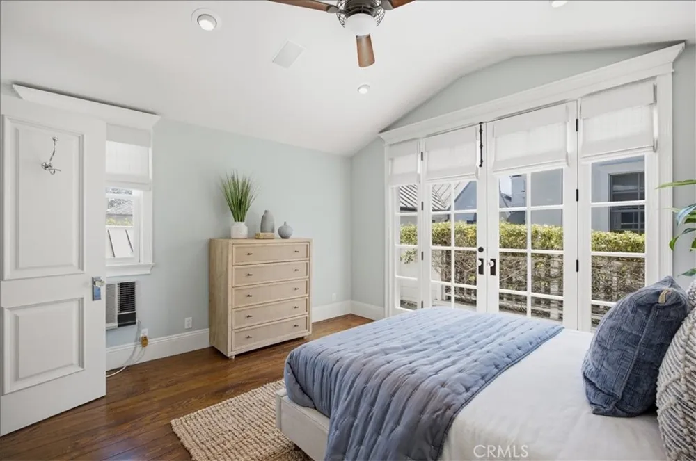 649 31st Manhattan Beach, CA 90266