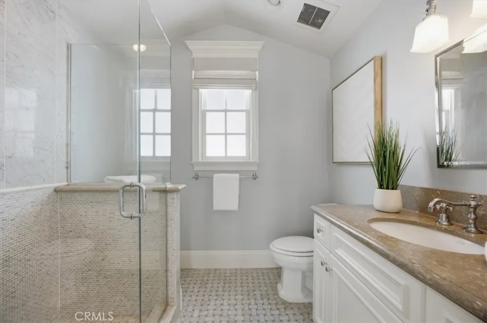 649 31st Manhattan Beach, CA 90266