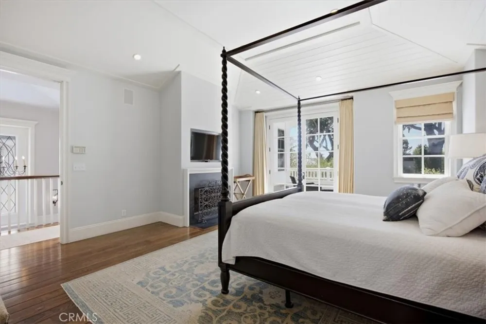 649 31st Manhattan Beach, CA 90266