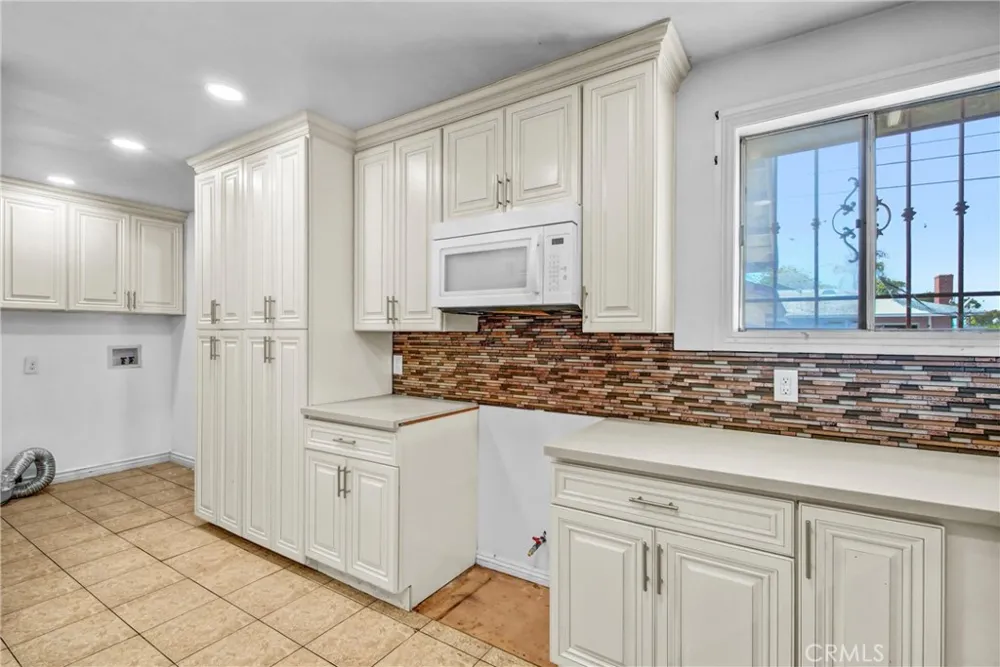 13901 Spinning Gardena, CA 90249