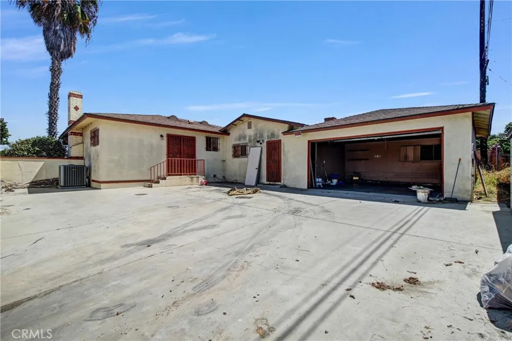 13901 Spinning Gardena, CA 90249