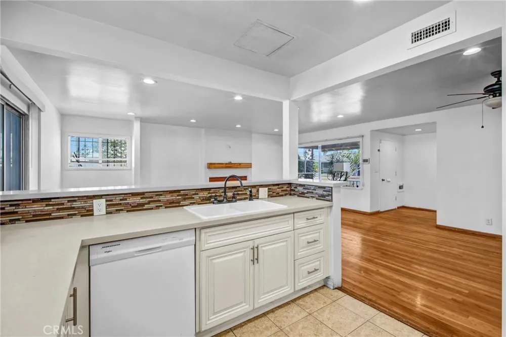 13901 Spinning Gardena, CA 90249