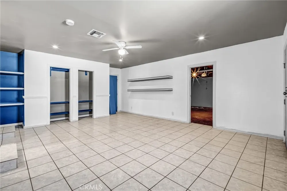 13901 Spinning Gardena, CA 90249