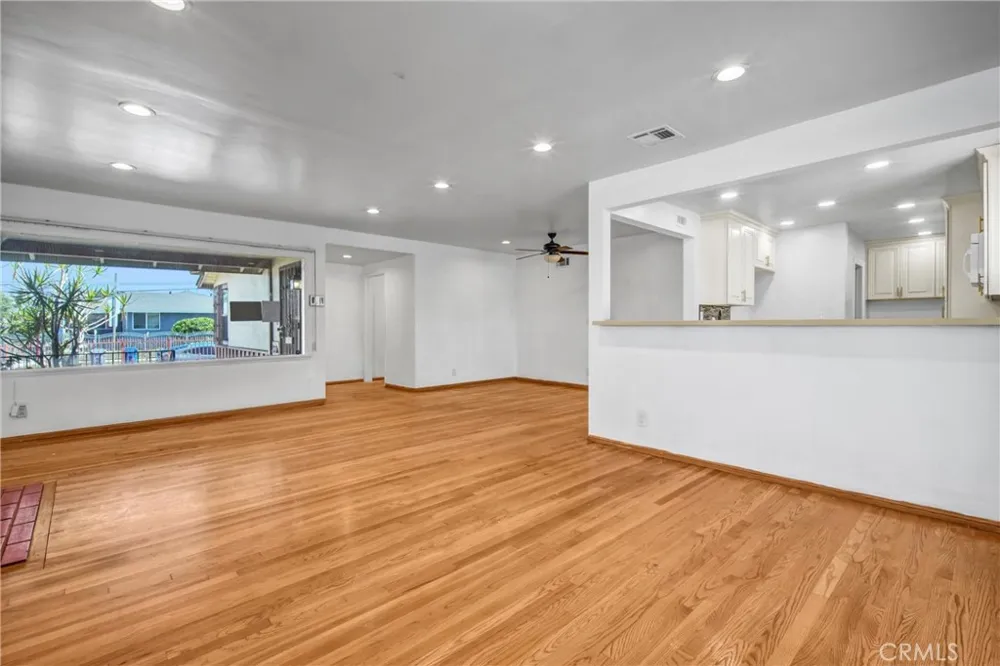13901 Spinning Gardena, CA 90249