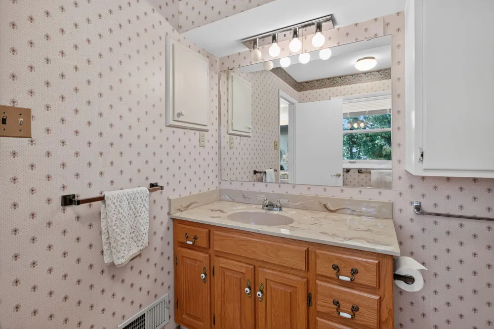3829 W Walmont Road Jackson, MI 49203