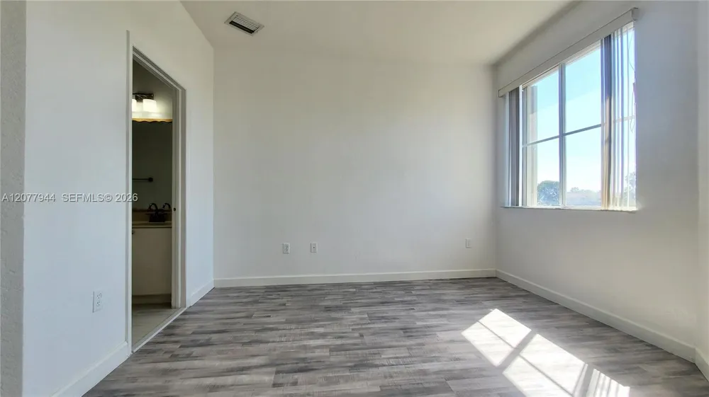 7070 NW 177th St #205-10 Hialeah, FL 33015