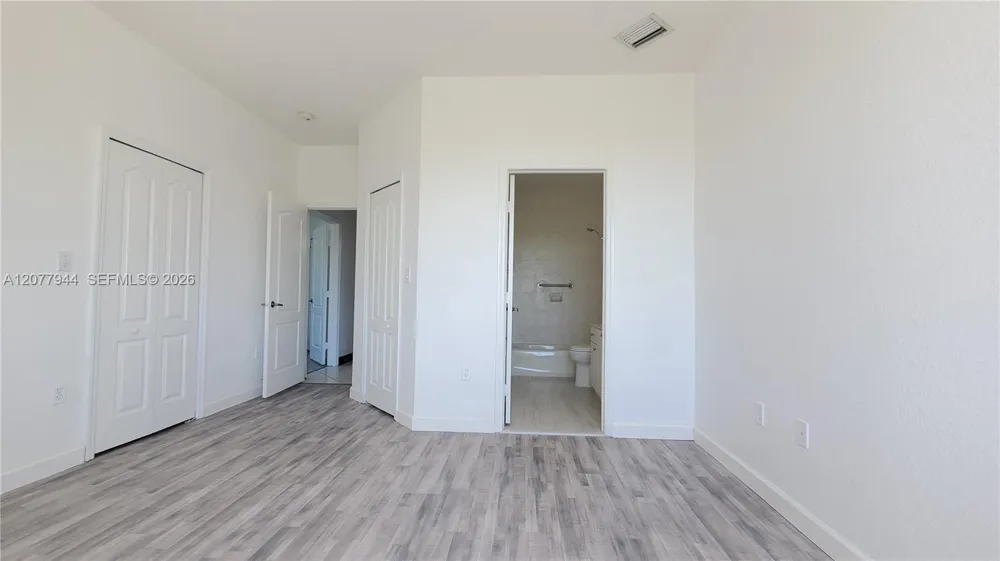 7070 NW 177th St #205-10 Hialeah, FL 33015