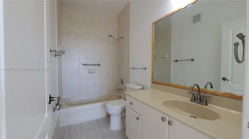 7070 NW 177th St #205-10 Hialeah, FL 33015
