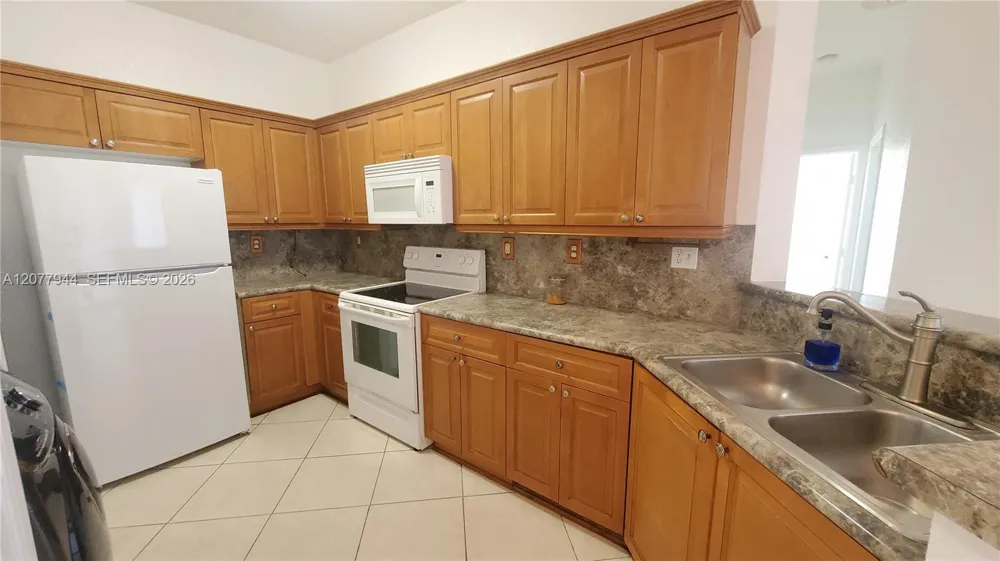7070 NW 177th St #205-10 Hialeah, FL 33015