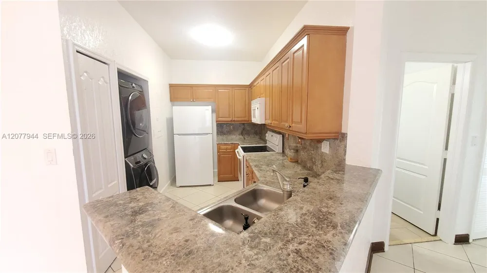 7070 NW 177th St #205-10 Hialeah, FL 33015