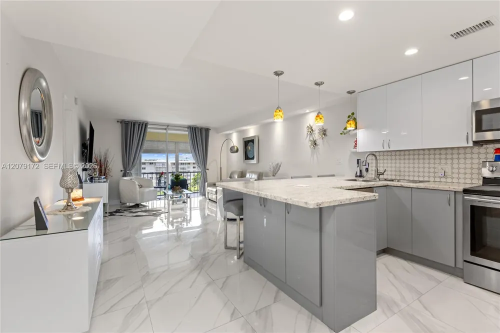 2855 Leonard Dr #H605 Aventura, FL 33160