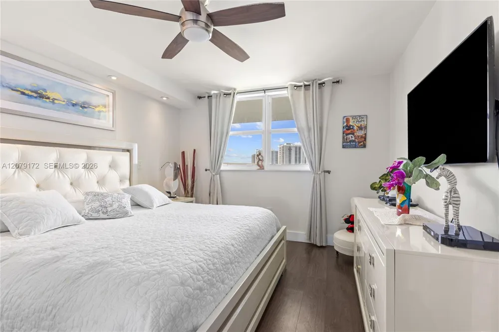 2855 Leonard Dr #H605 Aventura, FL 33160