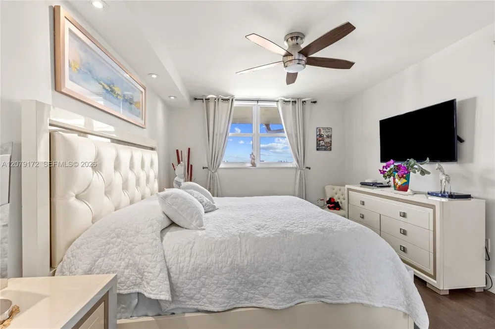 2855 Leonard Dr #H605 Aventura, FL 33160