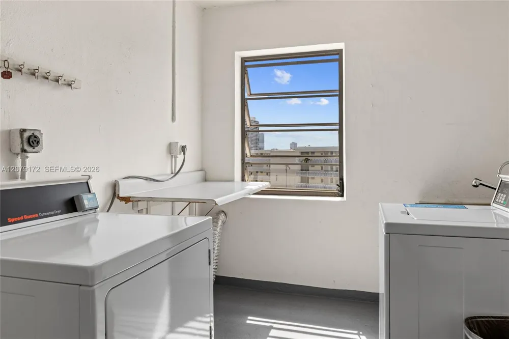 2855 Leonard Dr #H605 Aventura, FL 33160