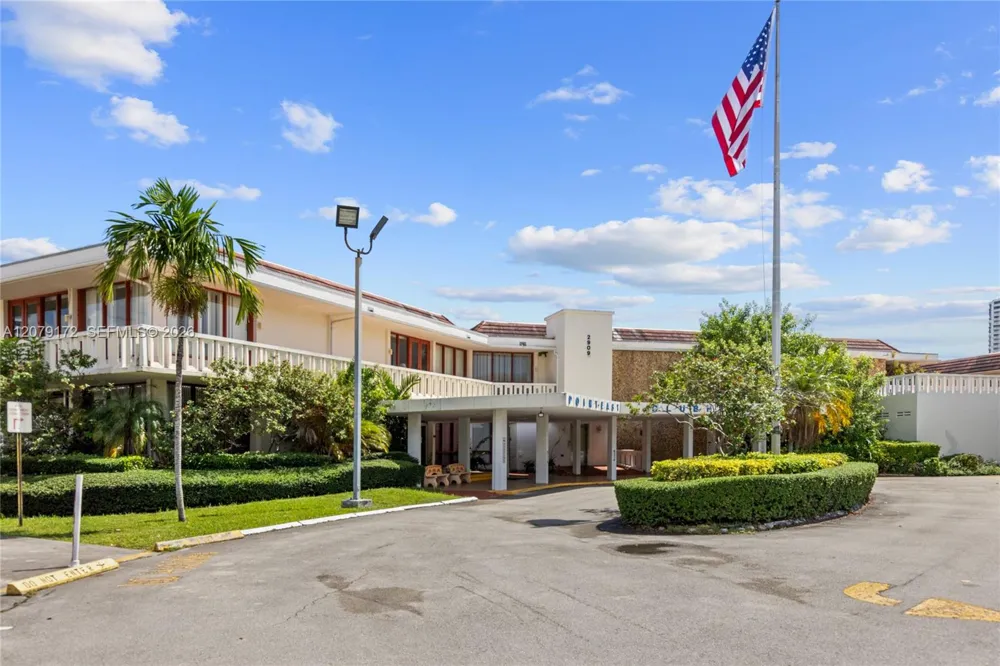 2855 Leonard Dr #H605 Aventura, FL 33160