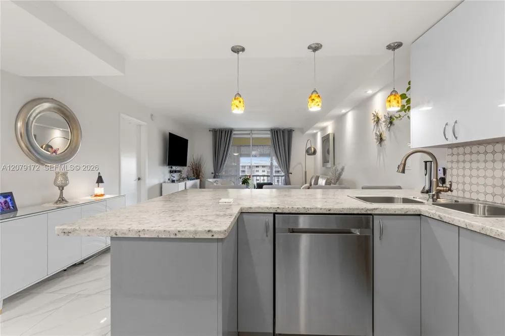 2855 Leonard Dr #H605 Aventura, FL 33160