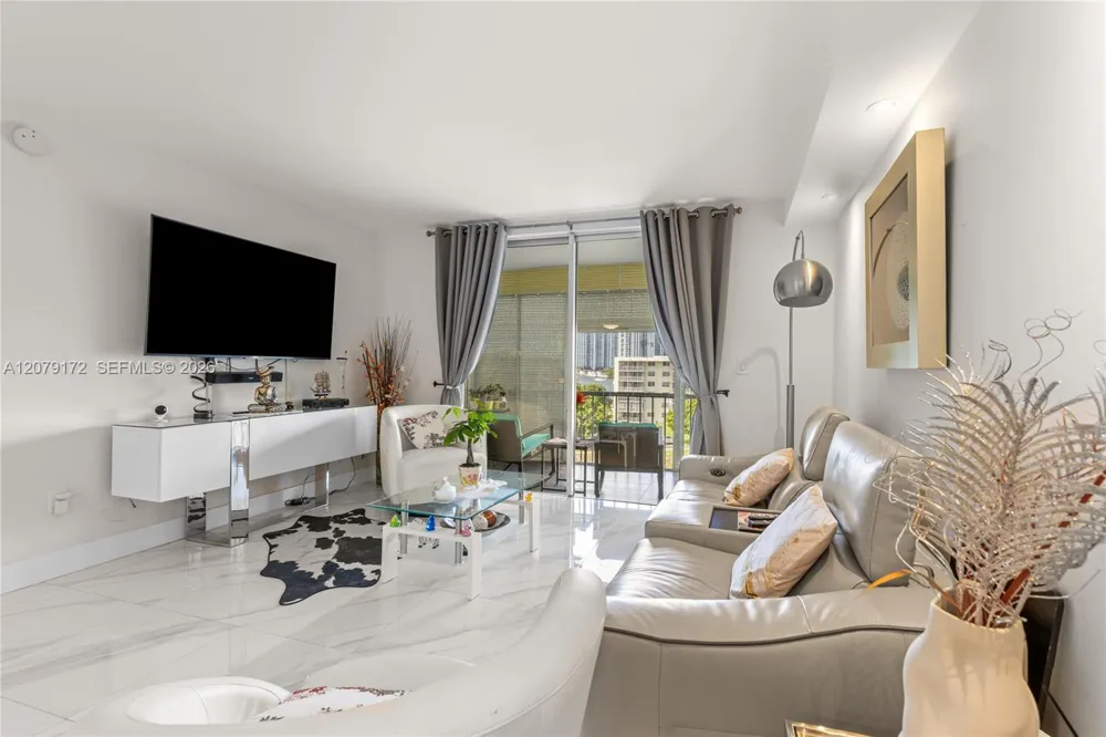2855 Leonard Dr #H605 Aventura, FL 33160