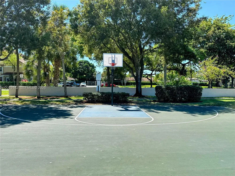 107 Gardens Dr #106 Pompano Beach, FL 33069