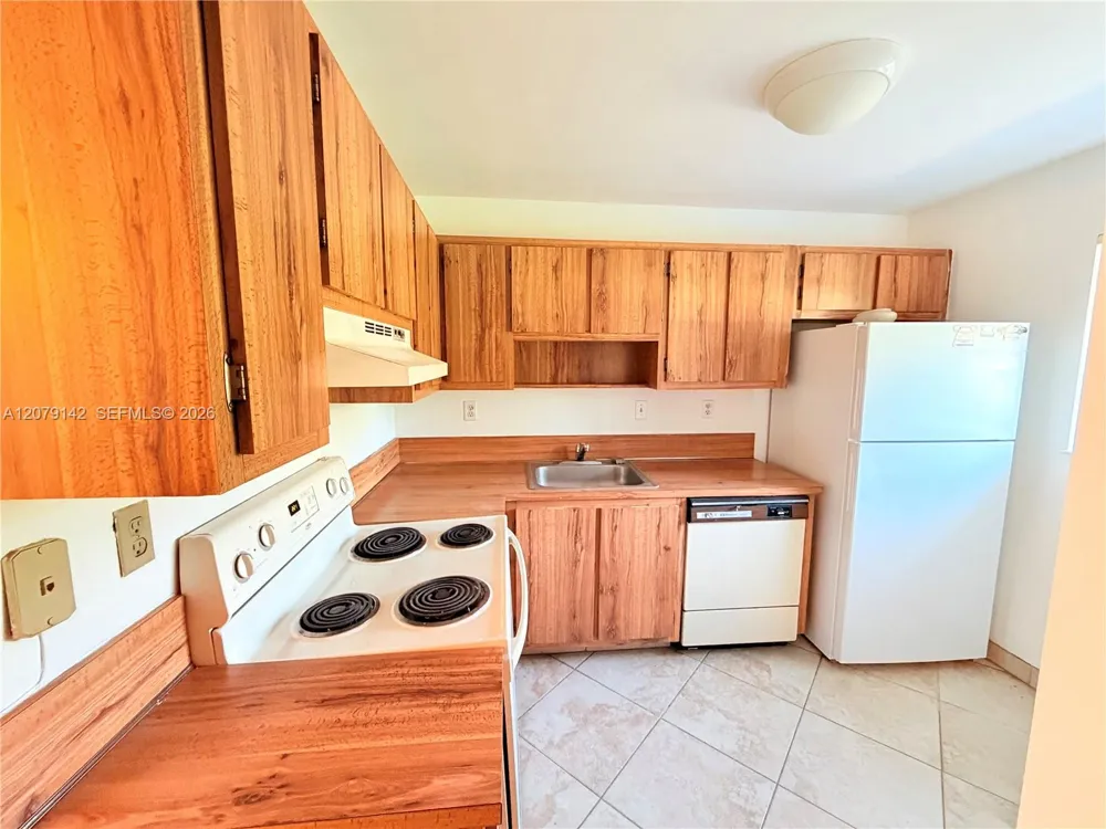 107 Gardens Dr #106 Pompano Beach, FL 33069