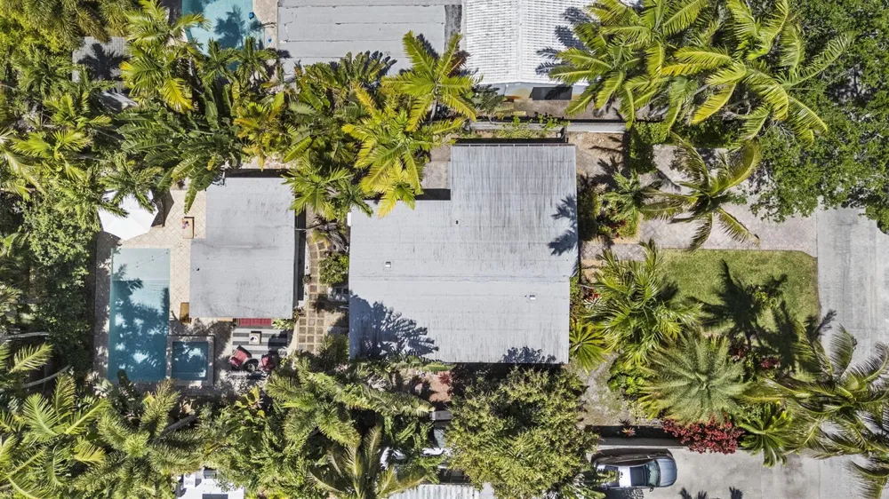1627 NE 17TH AVENUE Fort Lauderdale, FL 33305