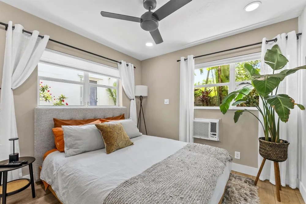 1627 NE 17TH AVENUE Fort Lauderdale, FL 33305