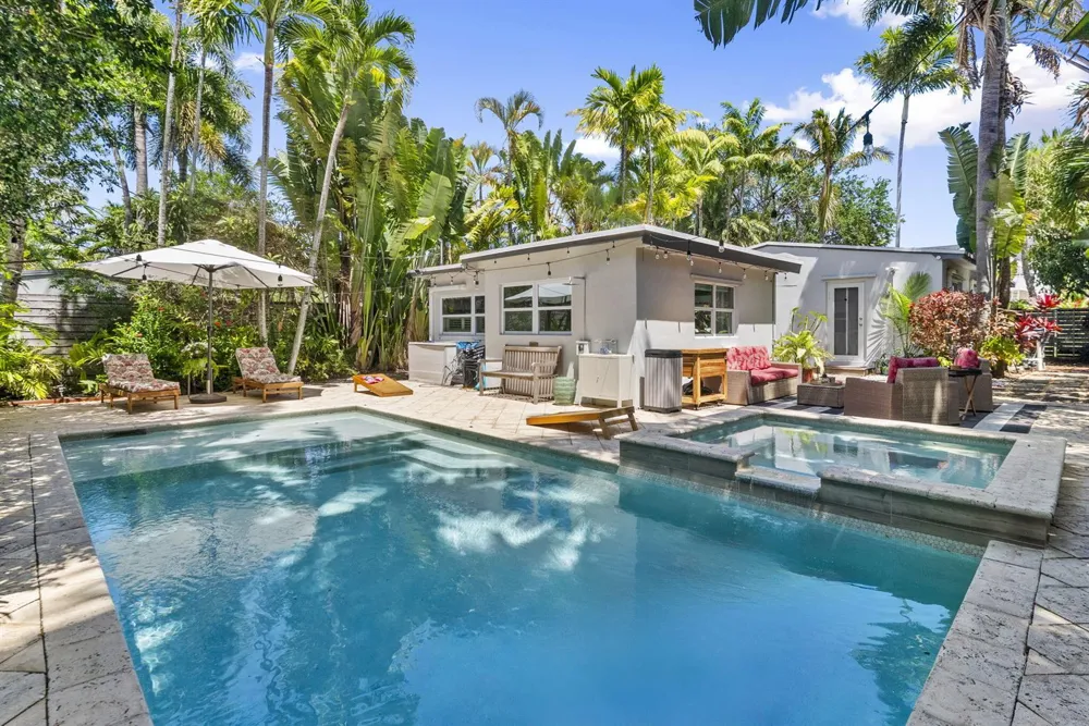 1627 NE 17TH AVENUE Fort Lauderdale, FL 33305