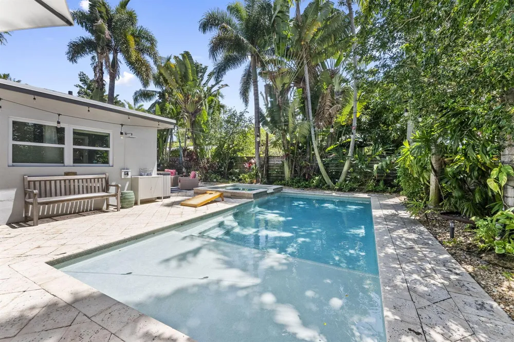 1627 NE 17TH AVENUE Fort Lauderdale, FL 33305