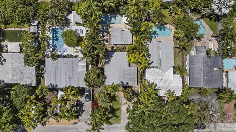 1627 NE 17TH AVENUE Fort Lauderdale, FL 33305