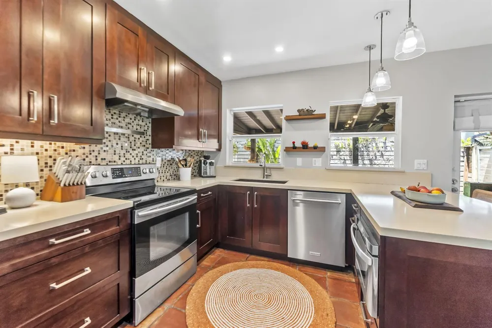 1627 NE 17TH AVENUE Fort Lauderdale, FL 33305