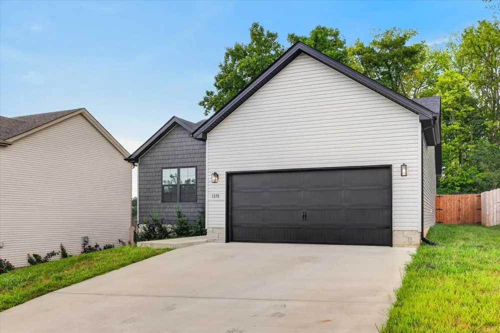 1378 Isaiah Dr Clarksville, TN 37042
