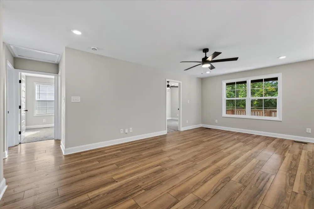 1378 Isaiah Dr Clarksville, TN 37042