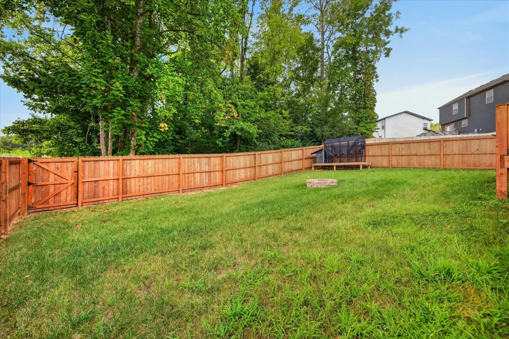 1378 Isaiah Dr Clarksville, TN 37042