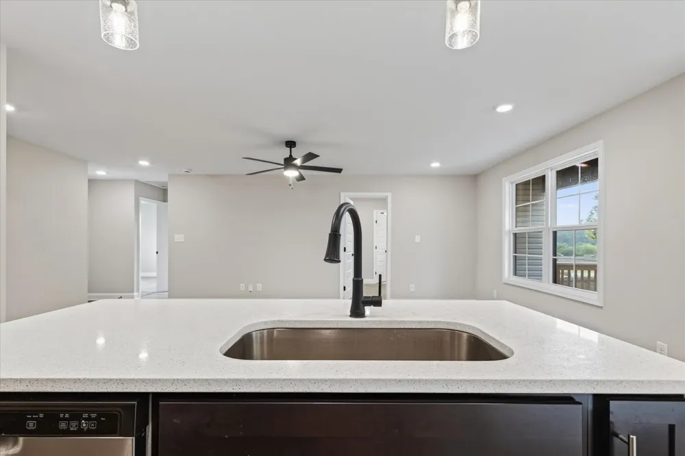 1378 Isaiah Dr Clarksville, TN 37042