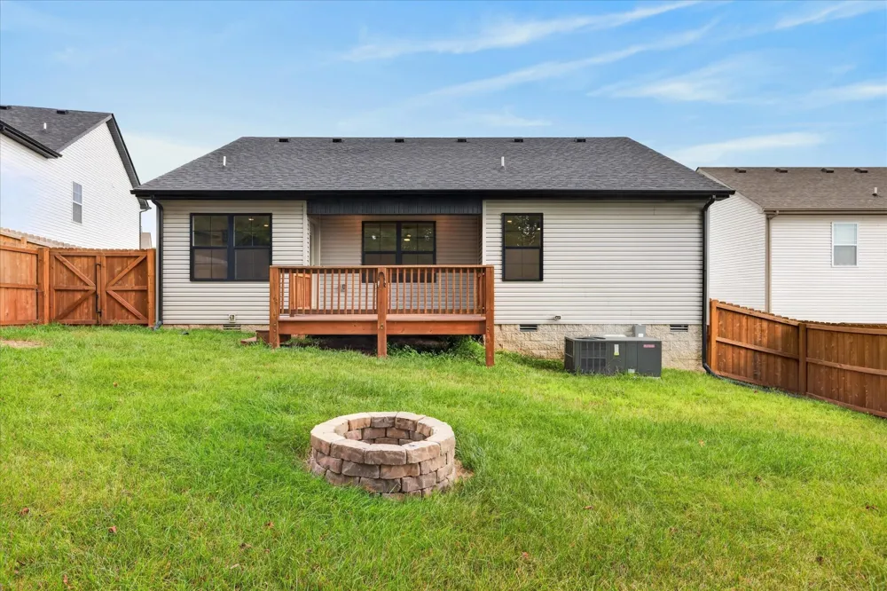 1378 Isaiah Dr Clarksville, TN 37042